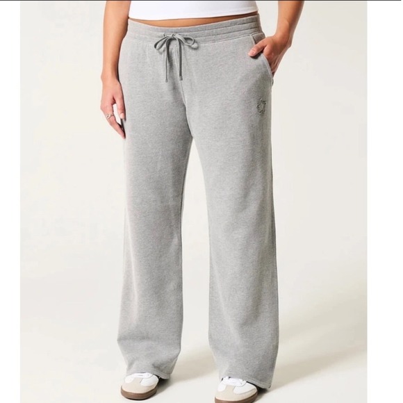 Hollister Pants - Hollister Grey Star Straight Fit Sweatpants – Size Small – NWOT